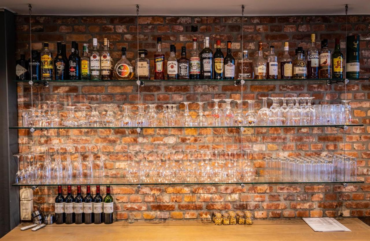 胡伊斯霍埃威酒店 克诺克－海斯特 外观 照片